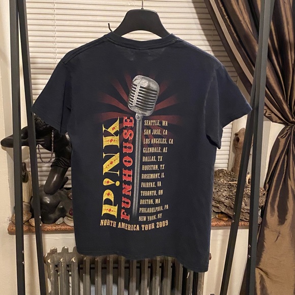 2009 PINK Funhouse Tour T Shirt - Picture 4 of 9